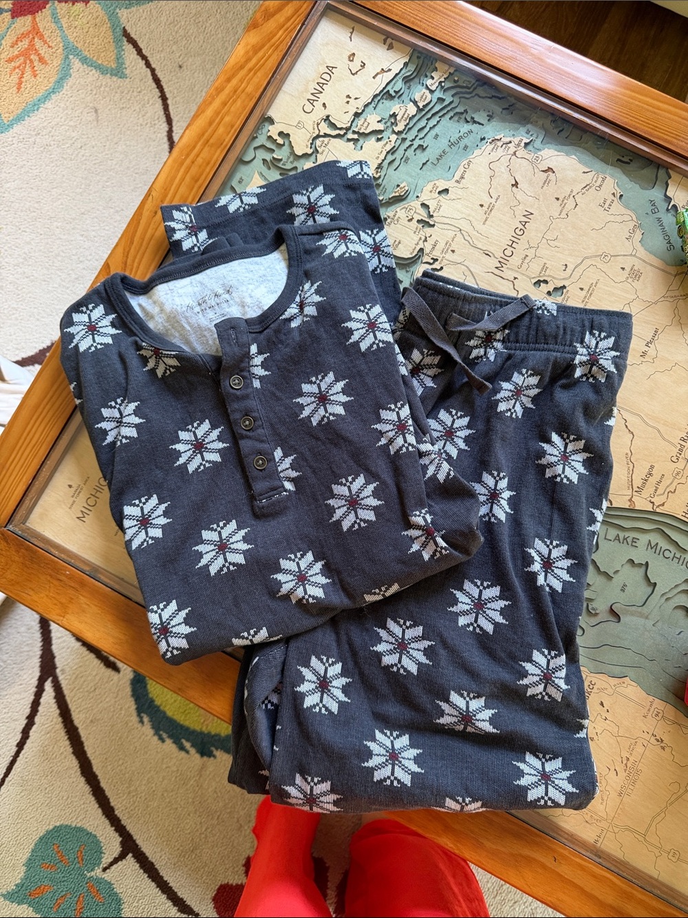 Hearth and hand men’s Snowflake Print Pajama Set - Charcoal
